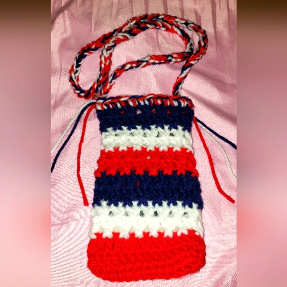 HAND MADE CROCHET RED WHITE BLUE PHONE HOLDER MADE WITH LOVE BY GRANDMA (MOM) - Picture 3 of 5